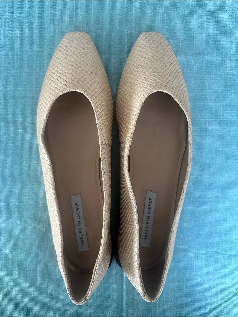 Saks Fifth Avenue Snakeskin Embossed Leather Flats Beige Pointy Shoes Size 7.5